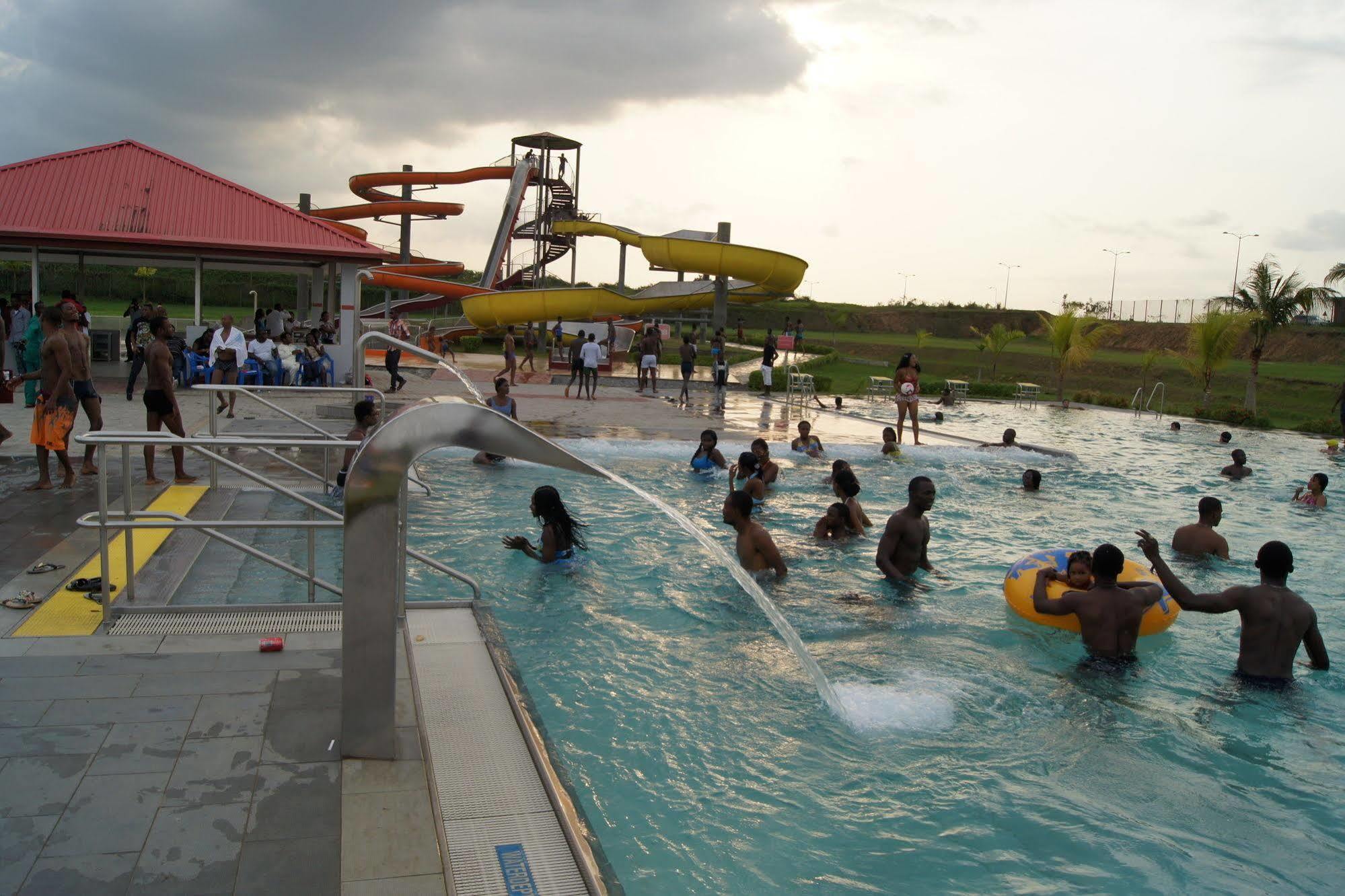 Tinapa Lakeside Hotel Calabar Exterior photo